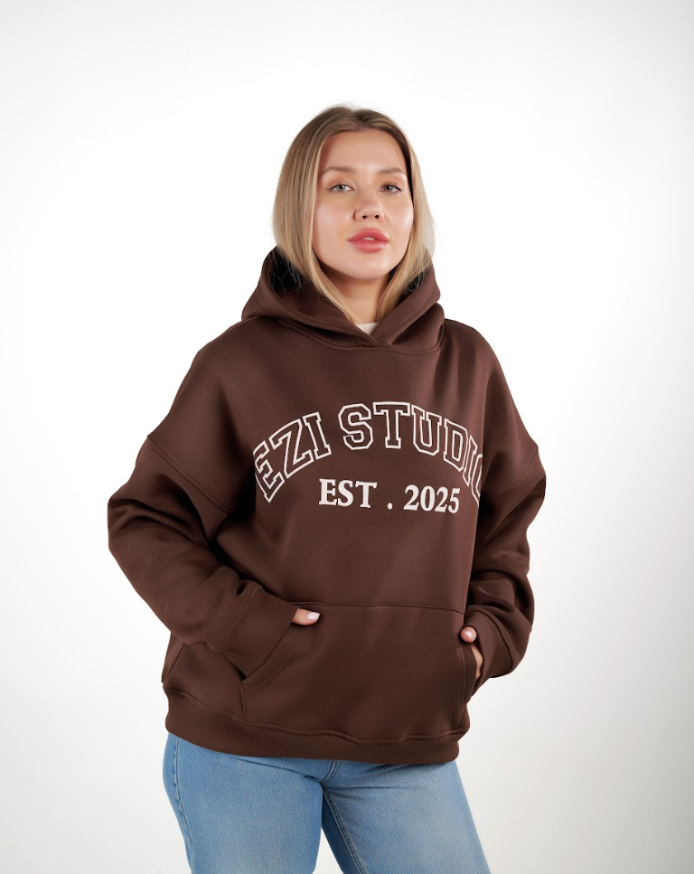 Your Ezi Studio staple — in brown.